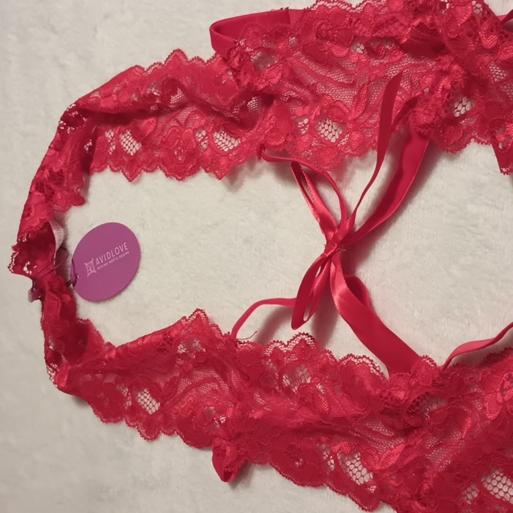 Elegant Red Lace Lingerie - Picture 2 of 6